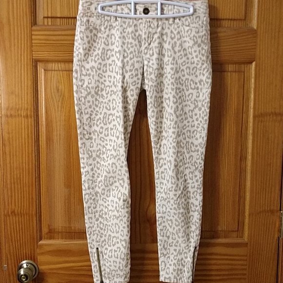 Banana Republic ankle zip corduroy skinnies pants. Size 27 (4) - Picture 3 of 8